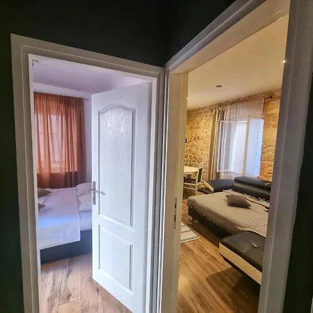 Apartment Palace